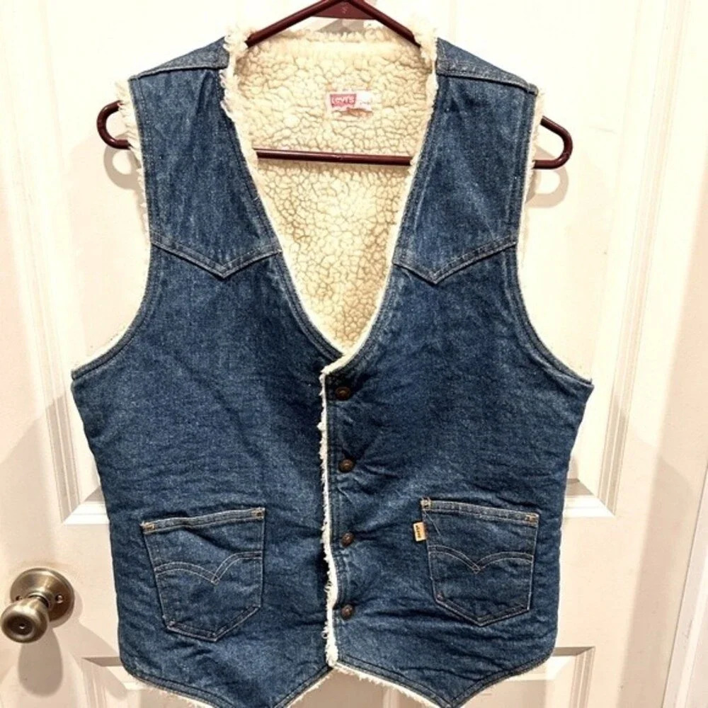 Vintage 1970's Levi's Men's Size Medium Sherpa Jean Snap Vest Orange Tab Medium